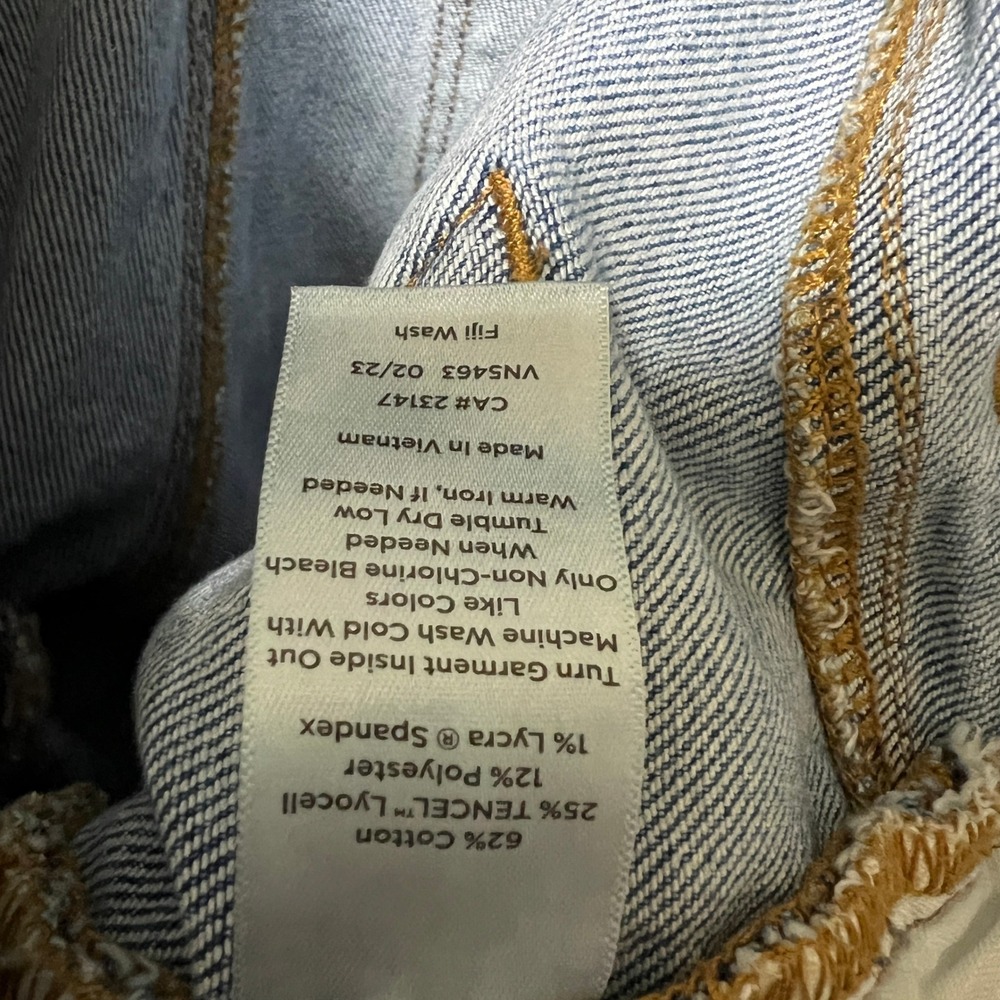 Talbots Everyday Relaxed Jeans in Fiji Wash, Women's Size 8P - Picture 10 of 10